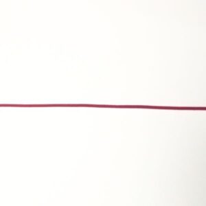 Rote Gummikordel auf weißem Hintergrund für Stoffbox-Naber.